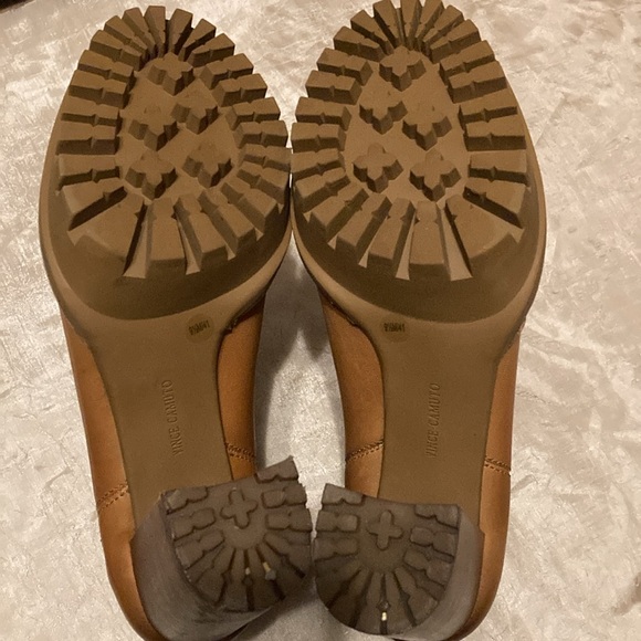 Vince Camuto Erinia Lug Sole Stacked Heel Bootie Size 9.5 - Picture 6 of 6